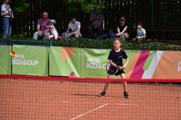 kidscup-tennis10-janki-foto02510710939-D2C0-50C4-DF1E-5B937B02C64E.jpg