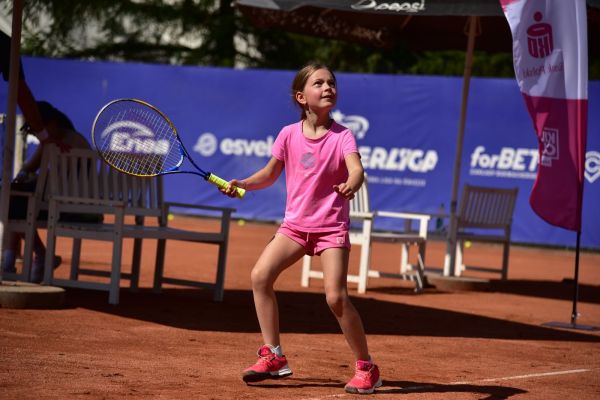 kidscup-tennis10-janki-foto04417F3572B-04DB-4BD4-9997-E136641C175A.jpg