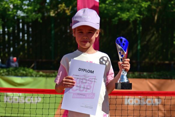 kidscup-tennis10-janki-foto062BC3D0959-1525-E763-050D-AF3A6EDCD34D.jpg