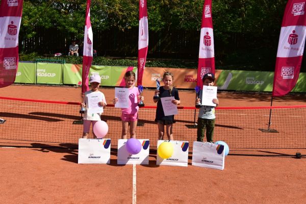 kidscup-tennis10-janki-foto07292979A17-EB7D-4E5D-FBC1-D722D0189153.jpg