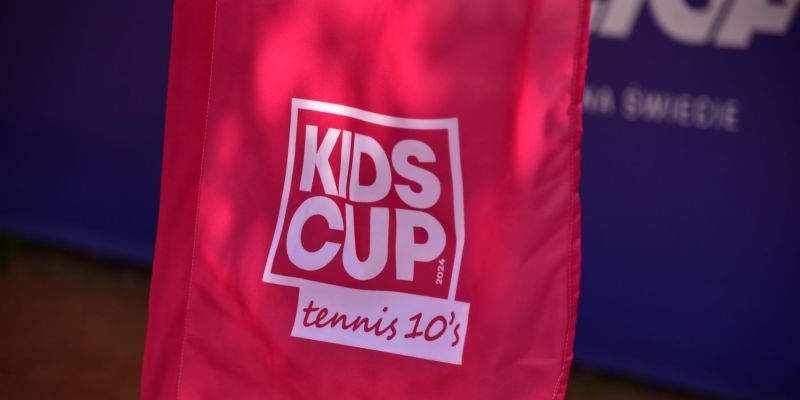 kidscup-tennis10-janki-foto0407FBBC119-93CB-1FC0-03B5-8E3C0B4E2E12.jpg