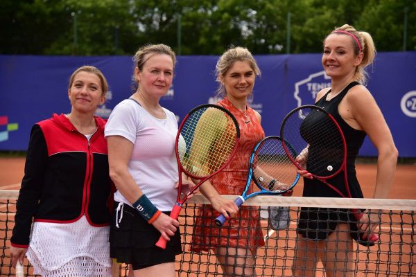 turniej-deblowy-kobiet-janki-3225752998-3CFB-4C71-790F-9AA05D5D50FE.jpg